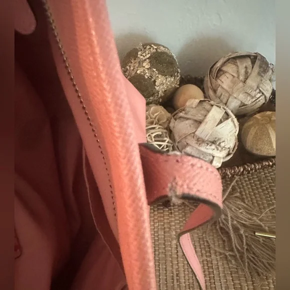 COACH Pink City Zip F57522
Crossgrain Leather Pink Blush bag (Read description) - Picture 10 of 11